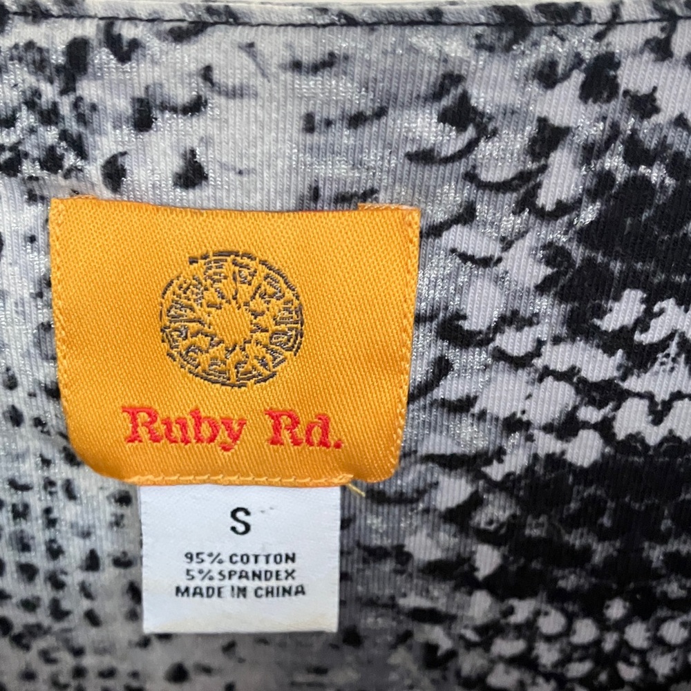 Ruby Rd. Black And Gray Patterned Blouse - image 2